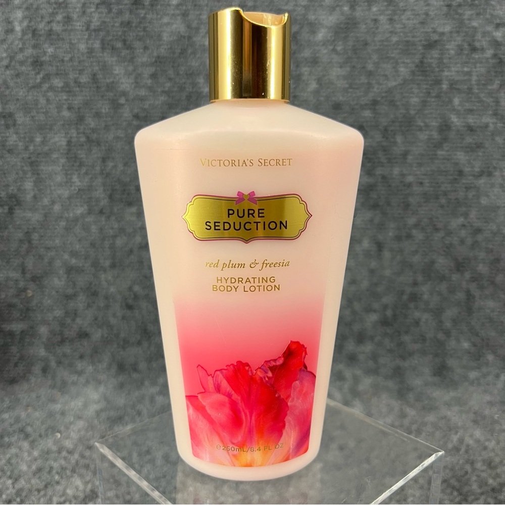 Victoria’s Secret Pure Seduction Red Plum & Freesia 8.4 ounce Hydrating Lotion